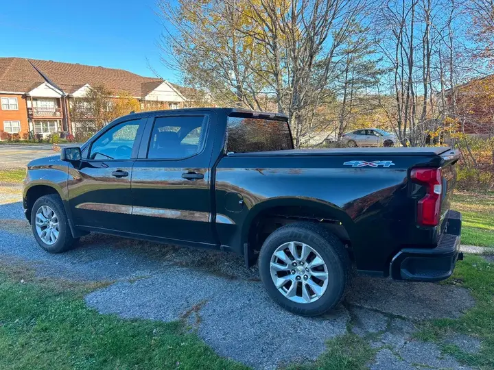 Chevrolet Silverado 1500 2020 photo 2