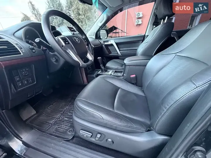 Toyota Land Cruiser Prado 2015 photo 2