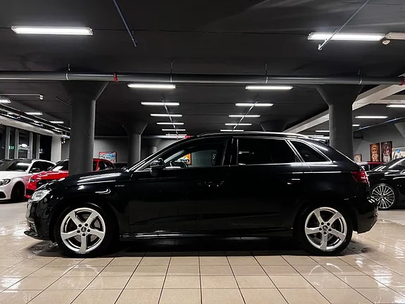 Audi A3 2017 photo 2