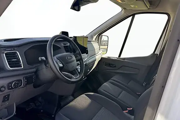 Ford Transit 2026 photo 4