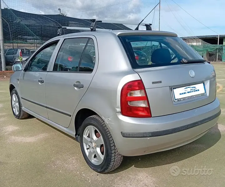 Skoda Fabia 2003 photo 3
