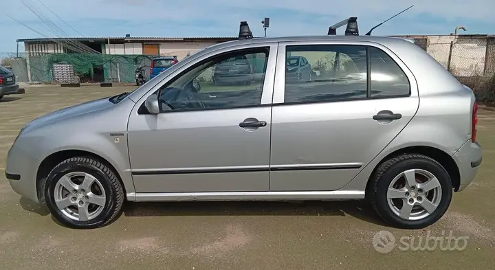 Skoda Fabia 2003 photo 4