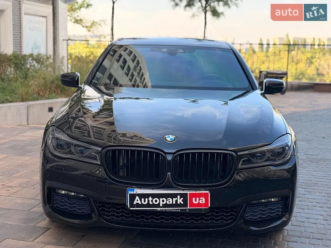 BMW 7 Series 2016 photo 2