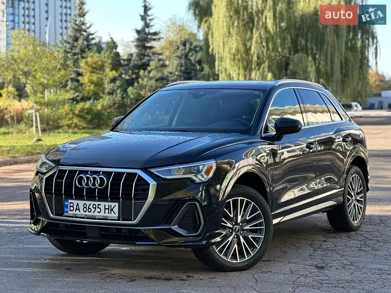 Audi Q3 2021 photo 2