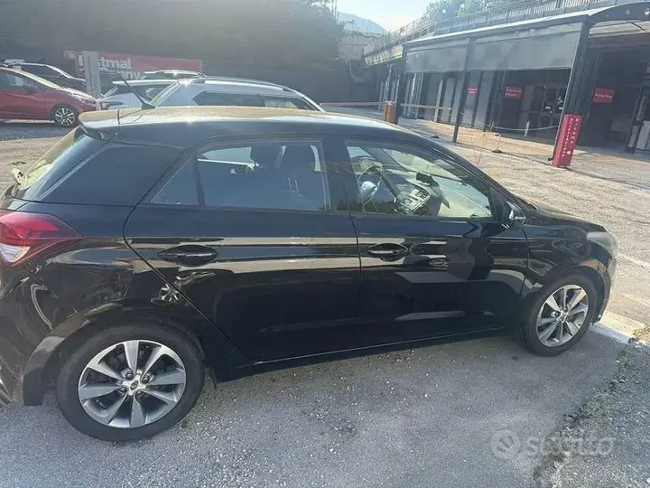 Hyundai I20 2016 photo 3
