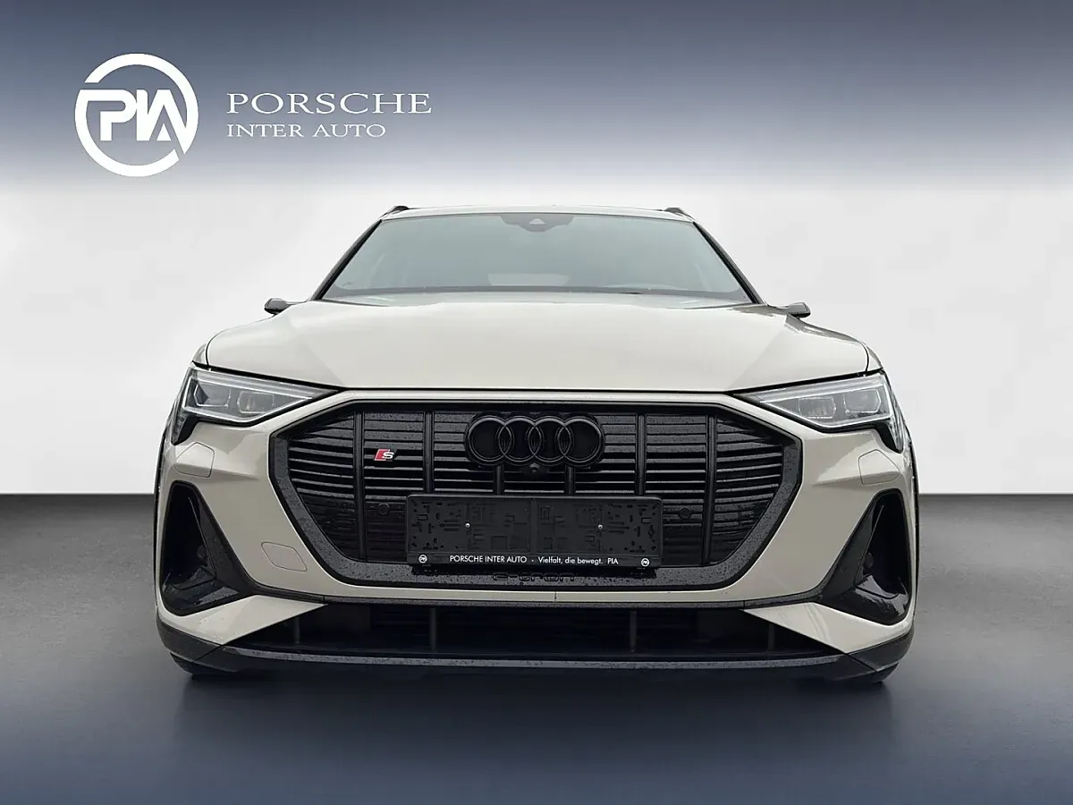 Audi E-Tron 2022 photo 2
