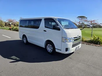 Toyota Hiace 2019 photo 2
