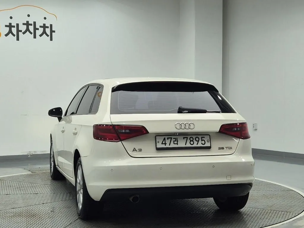 Audi A3 2015 photo 2