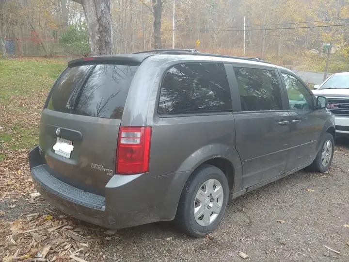 Dodge Grand Caravan 2010 photo 4