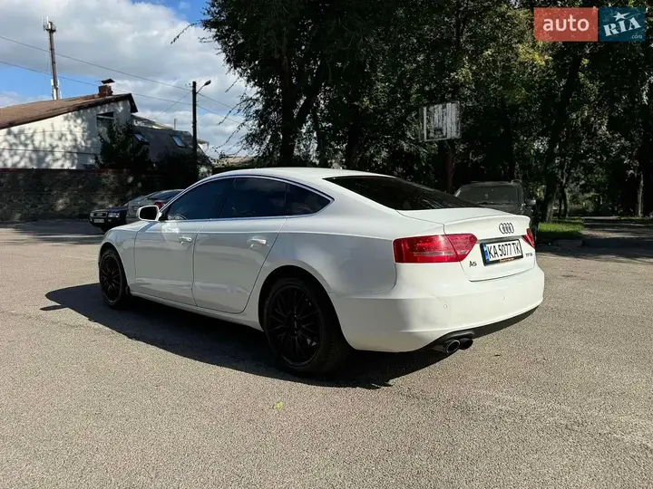 Audi A5 2010 photo 4