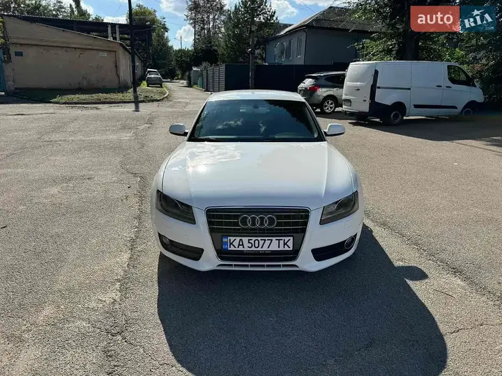 Audi A5 2010 photo 2