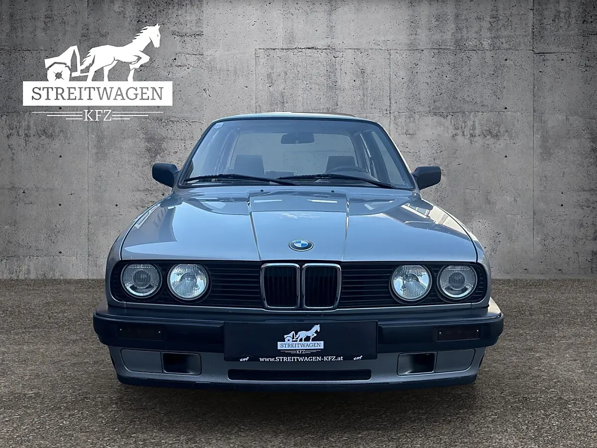 BMW 3 Series 1989 photo 2