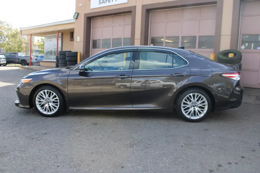 Toyota Camry 2018 photo 2
