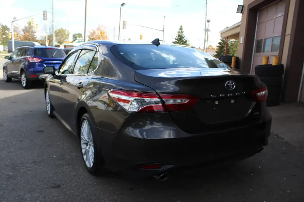 Toyota Camry 2018 photo 3
