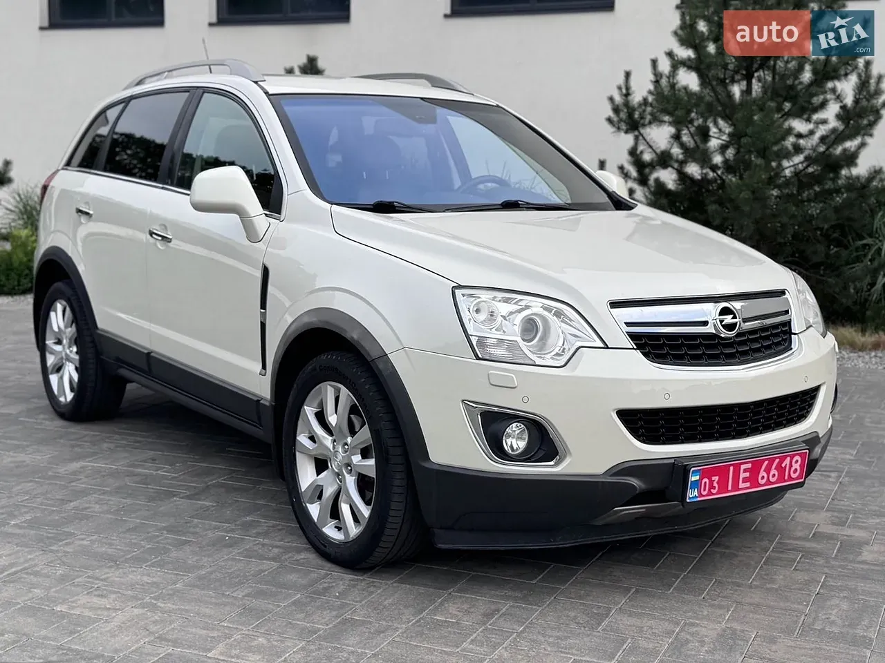 Opel Antara 2011 photo 2