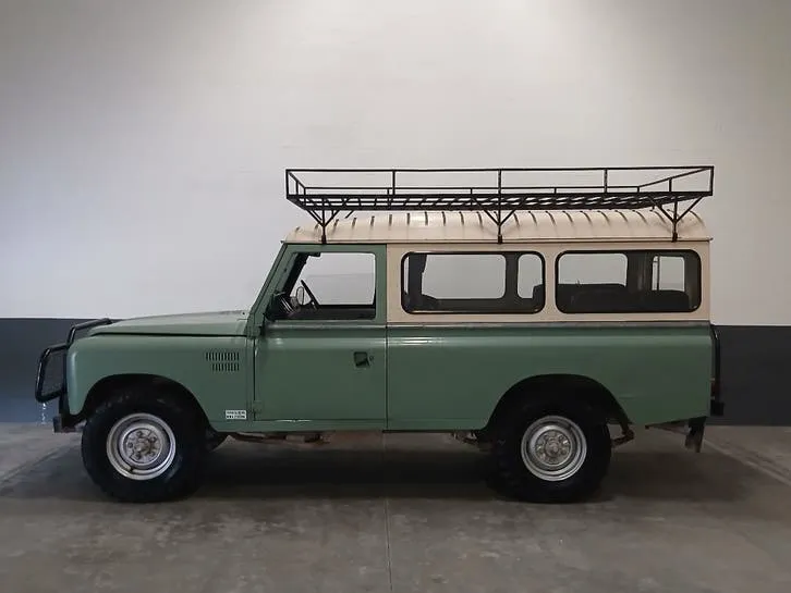 Land Rover 109