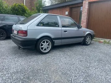 Mazda 323