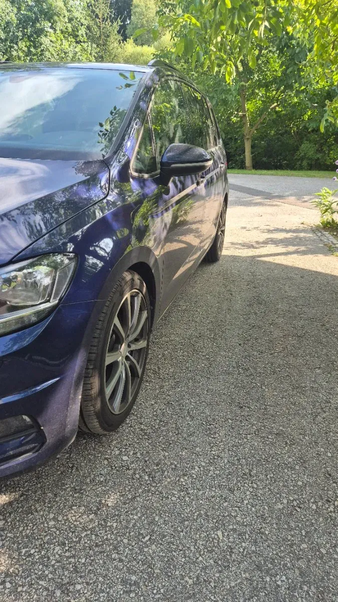 Volkswagen Touran 2017 photo 3