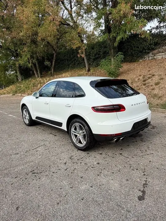 Porsche Macan 2015 photo 2