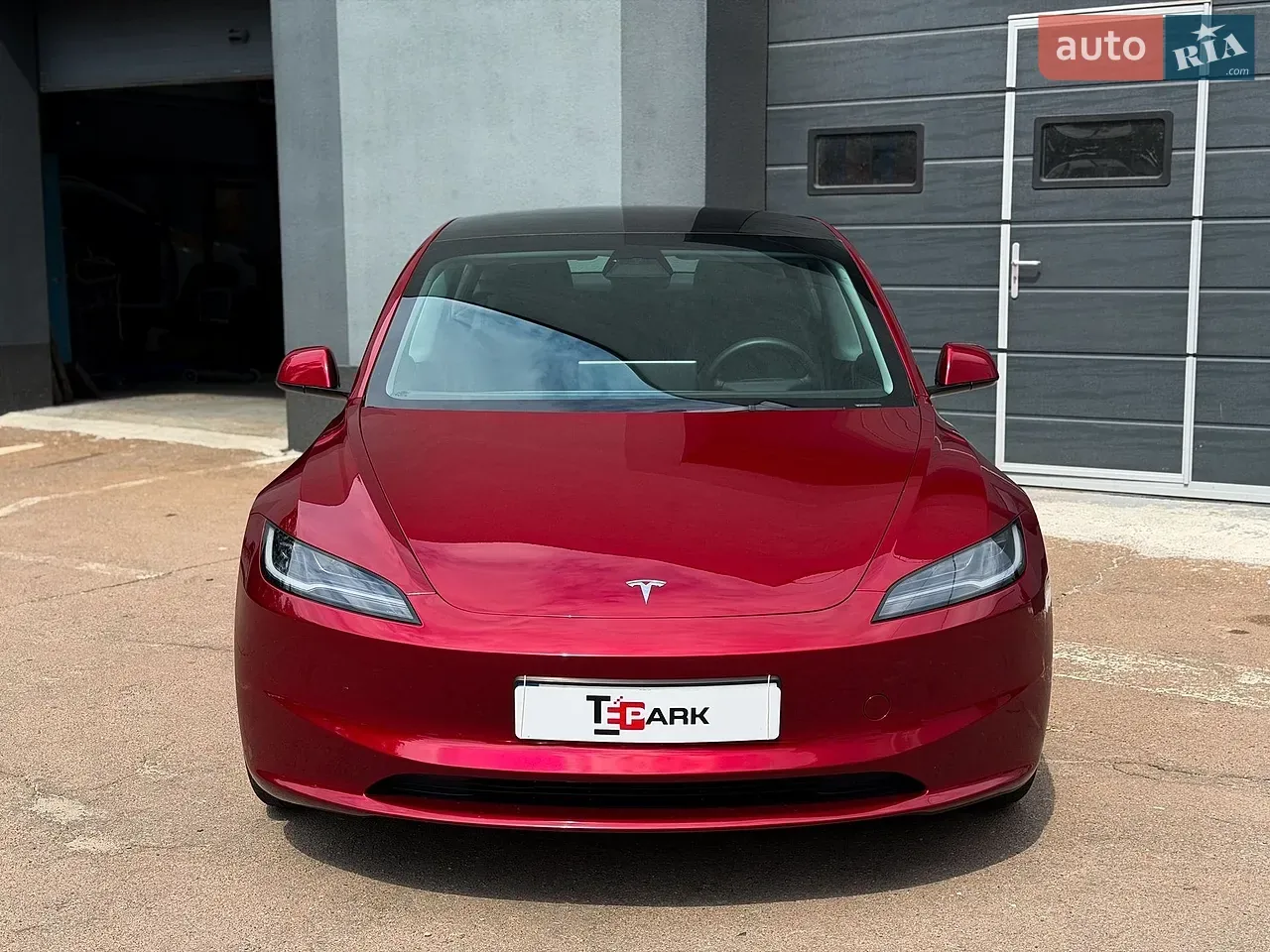 Tesla Model 3 2024 photo 3