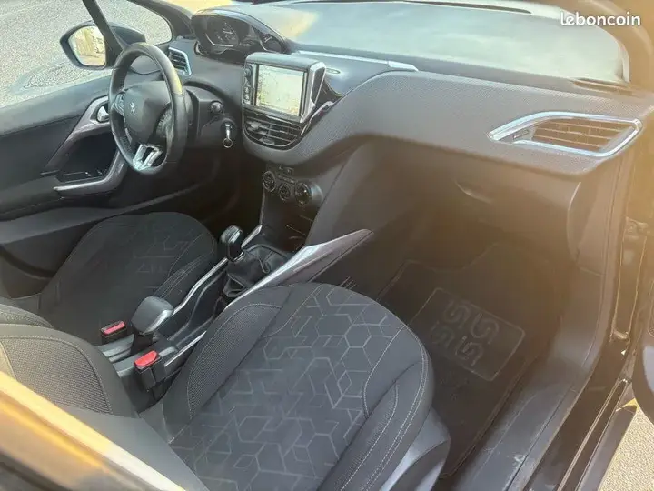Peugeot 2008 2016 photo 4