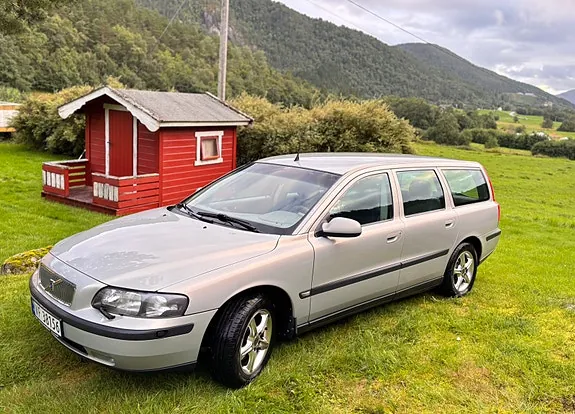 Volvo V70 2001 photo 2