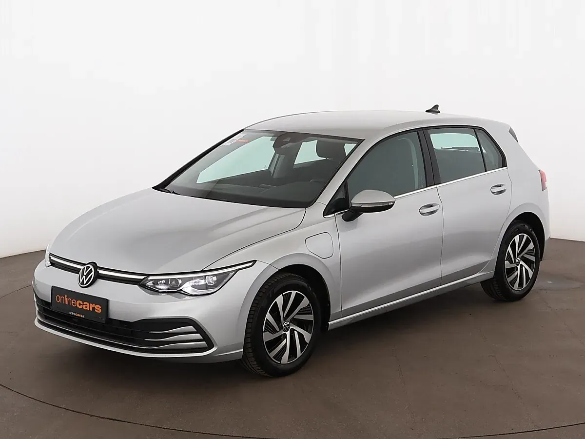 Volkswagen Golf 2022 photo 2
