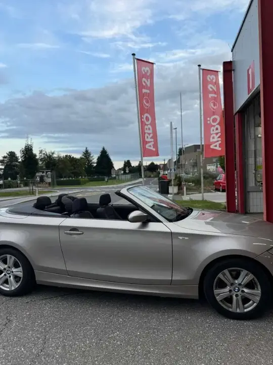 BMW 1 Series 2009 photo 3