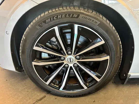 Volvo V60 2025 photo 5