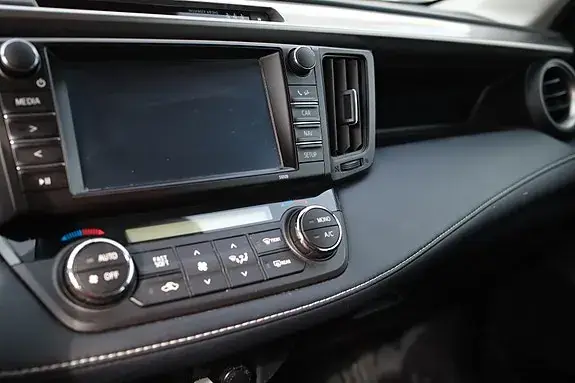 Toyota Rav4 2017 photo 3