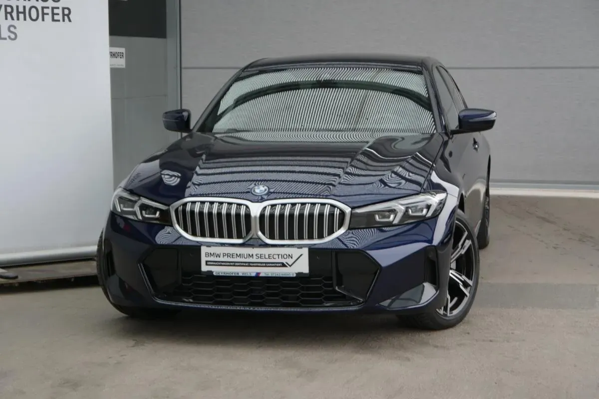 BMW 3 Series 2022 photo 2