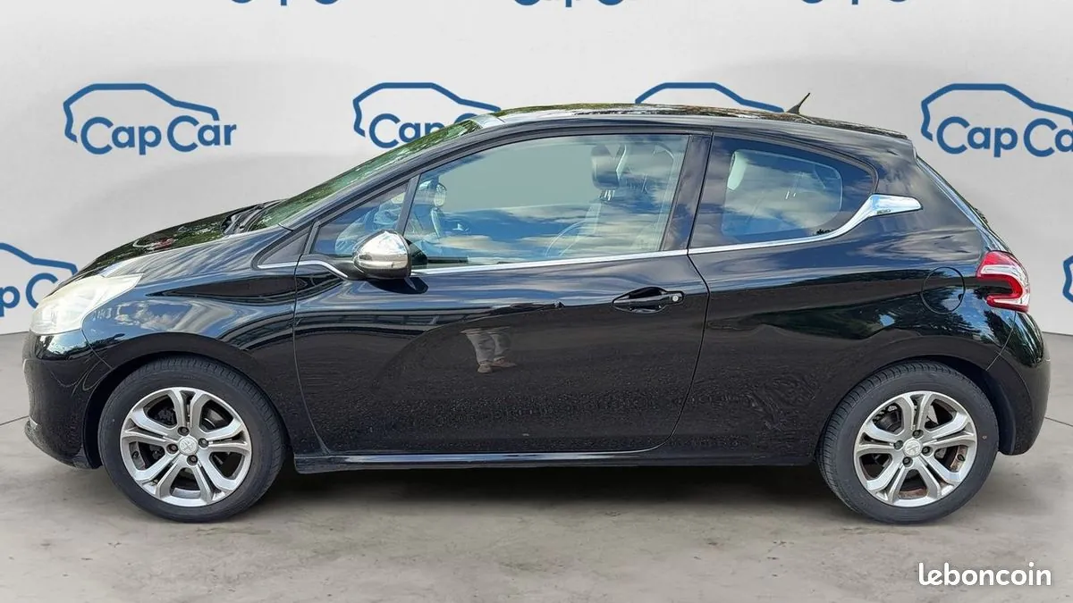 Peugeot 208 2013 photo 2