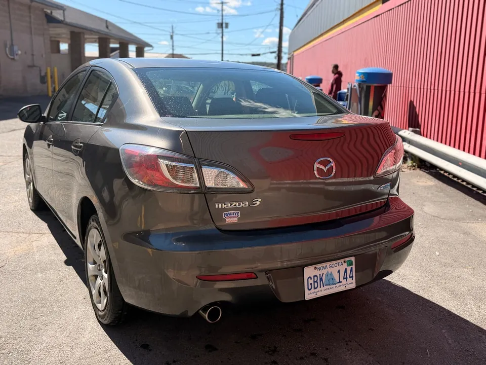 Mazda 3 2013 photo 3