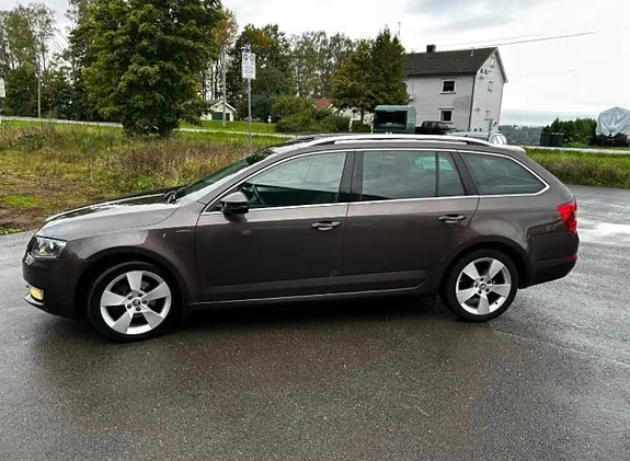 Skoda Octavia 2014 photo 2