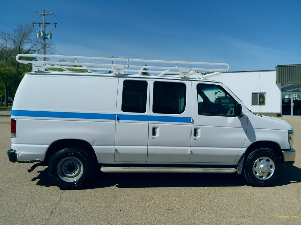 Ford E-Series Van 2012 photo 4