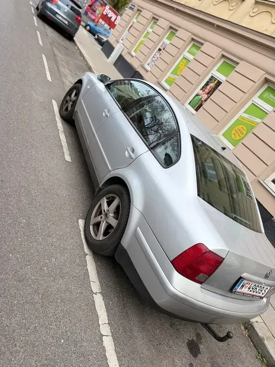 Volkswagen Passat 1999 photo 2