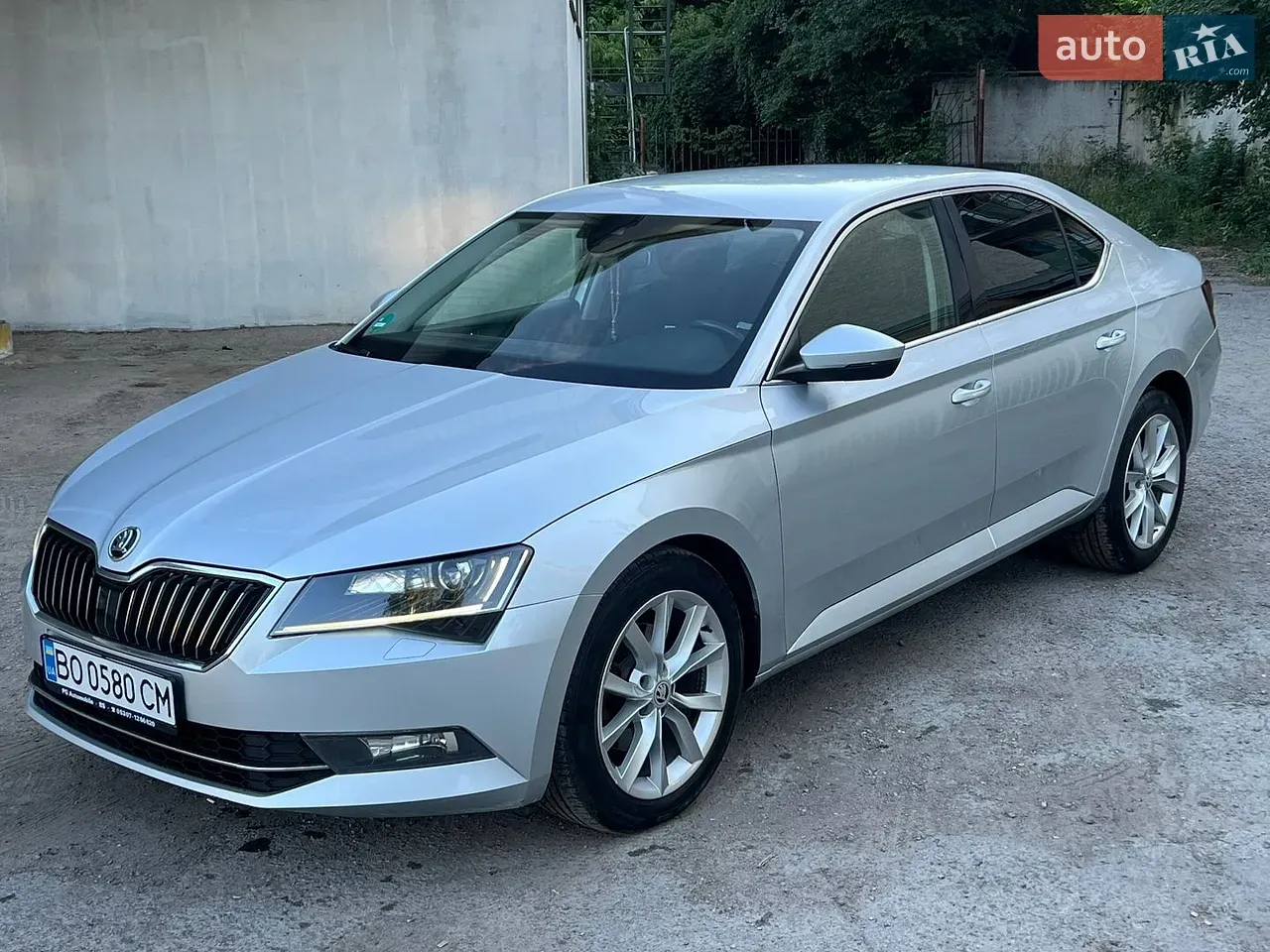 Skoda Superb 2015 photo 2