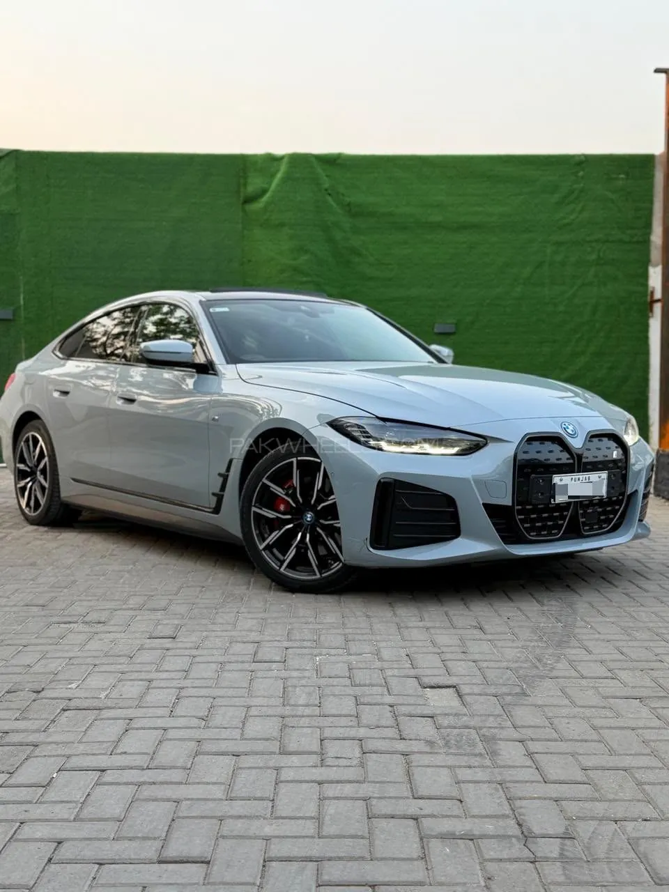 BMW I4