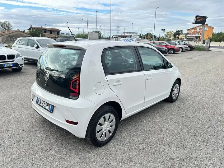 Volkswagen Up 2018 photo 5