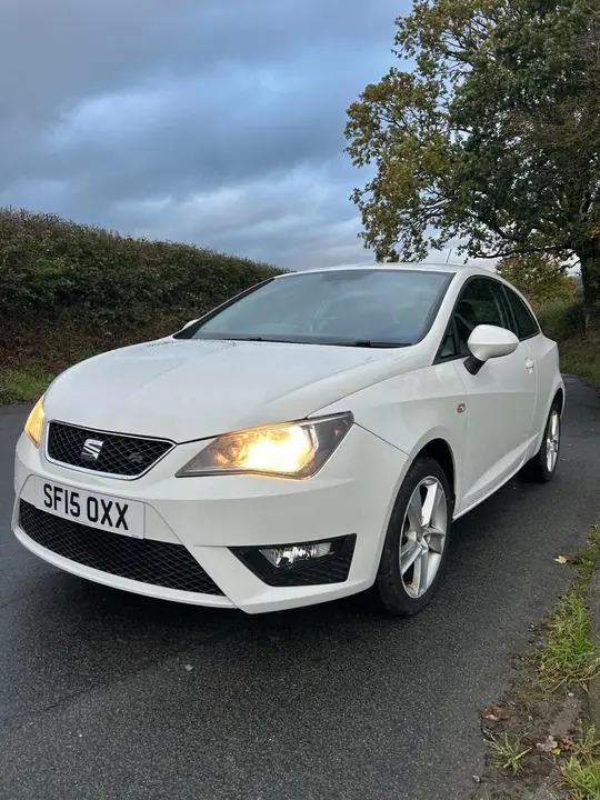 Seat Ibiza 2015 photo 2