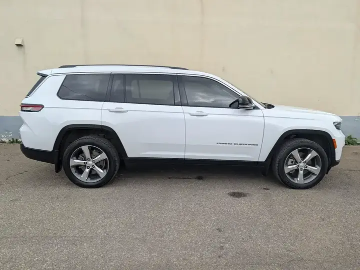 Jeep Grand Cherokee L 2021 photo 2