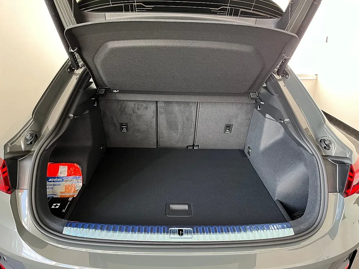 Audi Q3 2024 photo 3