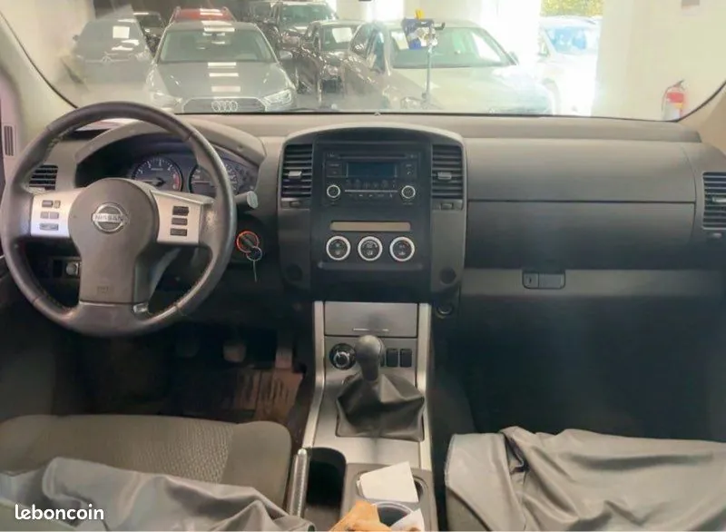 Nissan Navara 2013 photo 4