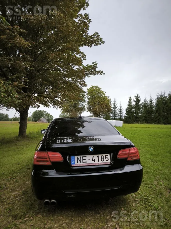 BMW 325 2010 photo 4
