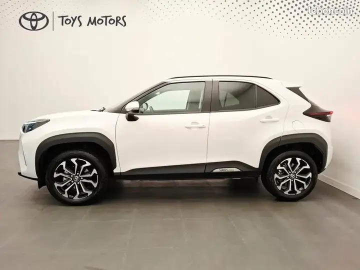 Toyota Yaris Cross 2025 photo 2