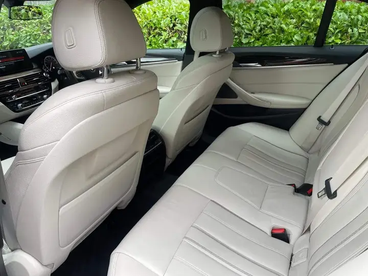 BMW 5 Series 2017 photo 3