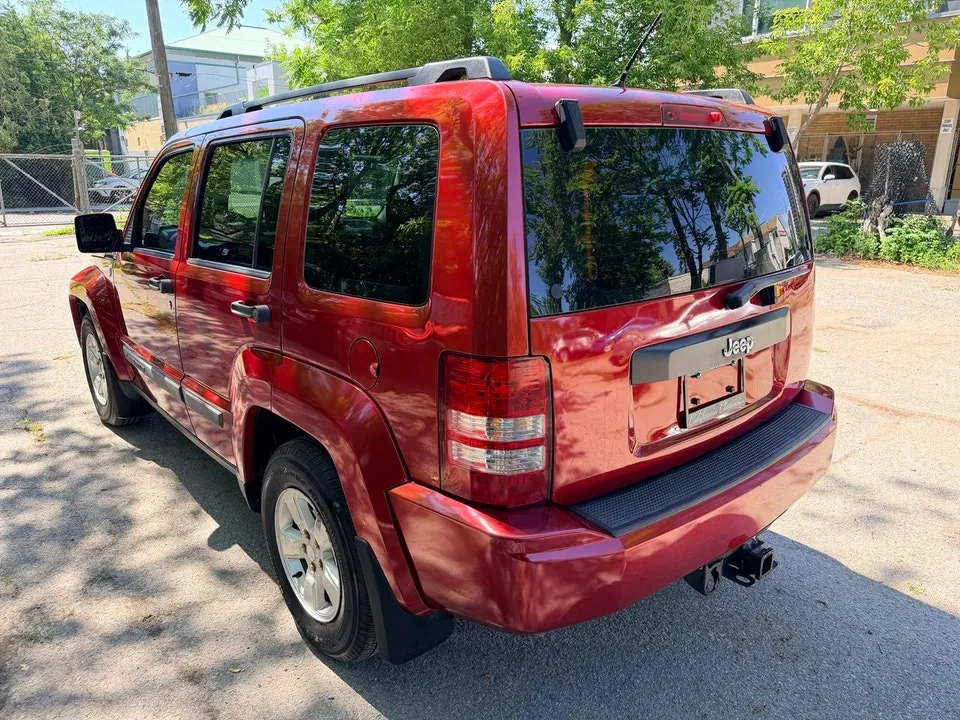 Jeep Liberty 2010 photo 3