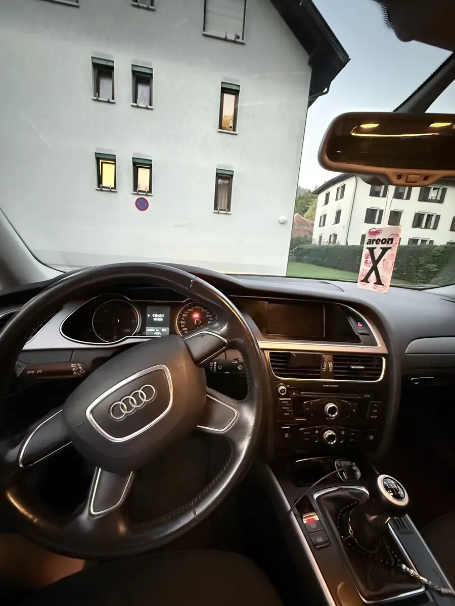Audi A4 2013 photo 3