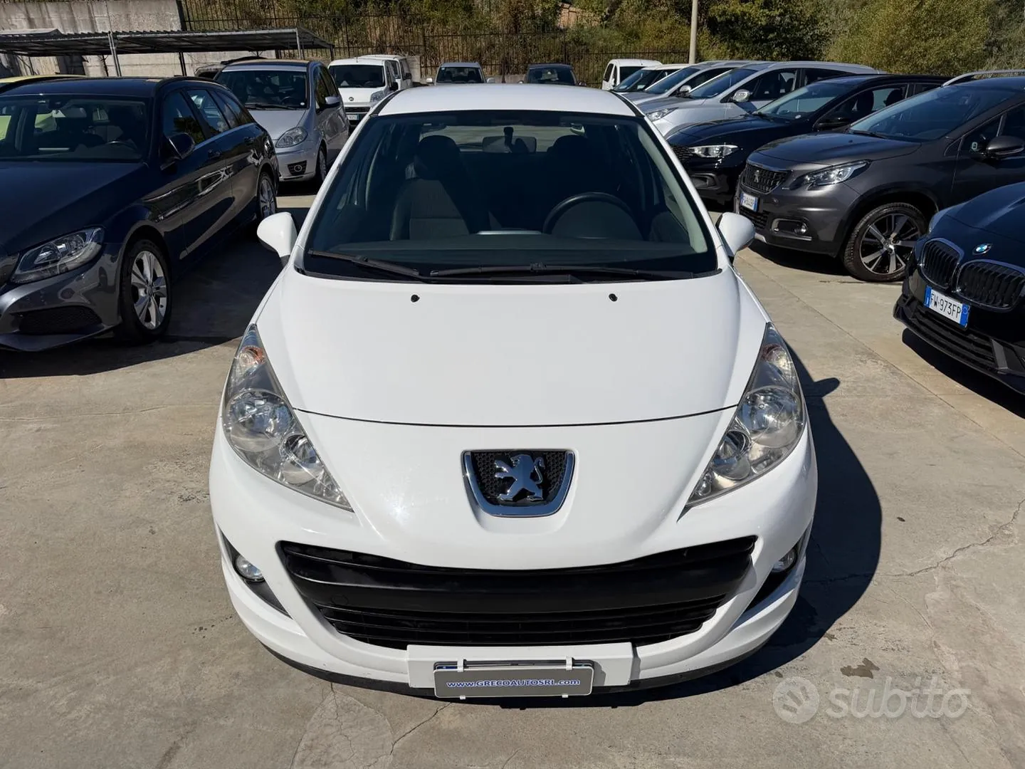 Peugeot 207 2011 photo 2