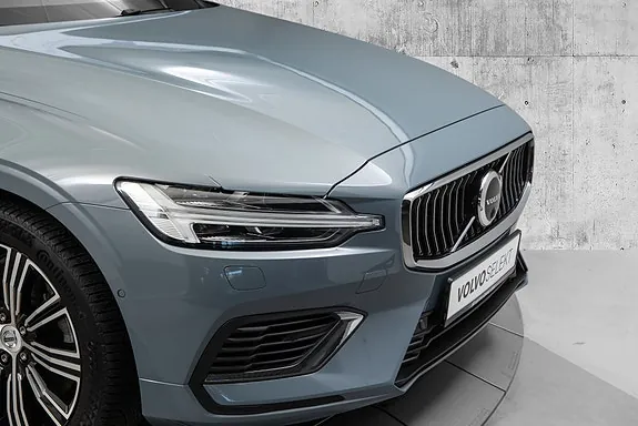 Volvo S60 2023 photo 2